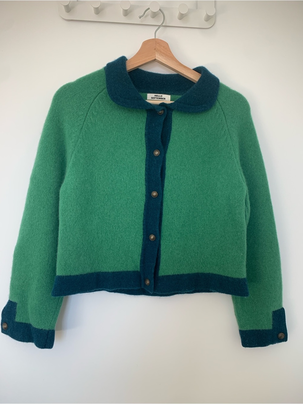 100% Wool Peter Pan Collar Cropped Cardigan